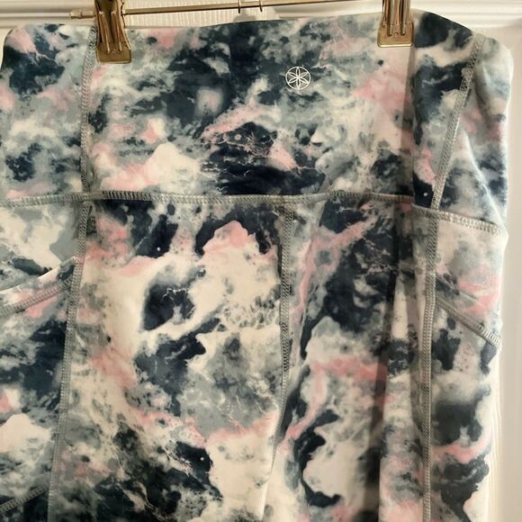 GAIAM Pink and Gray Leggings with Abstract Pattern - Picture 8 of 8